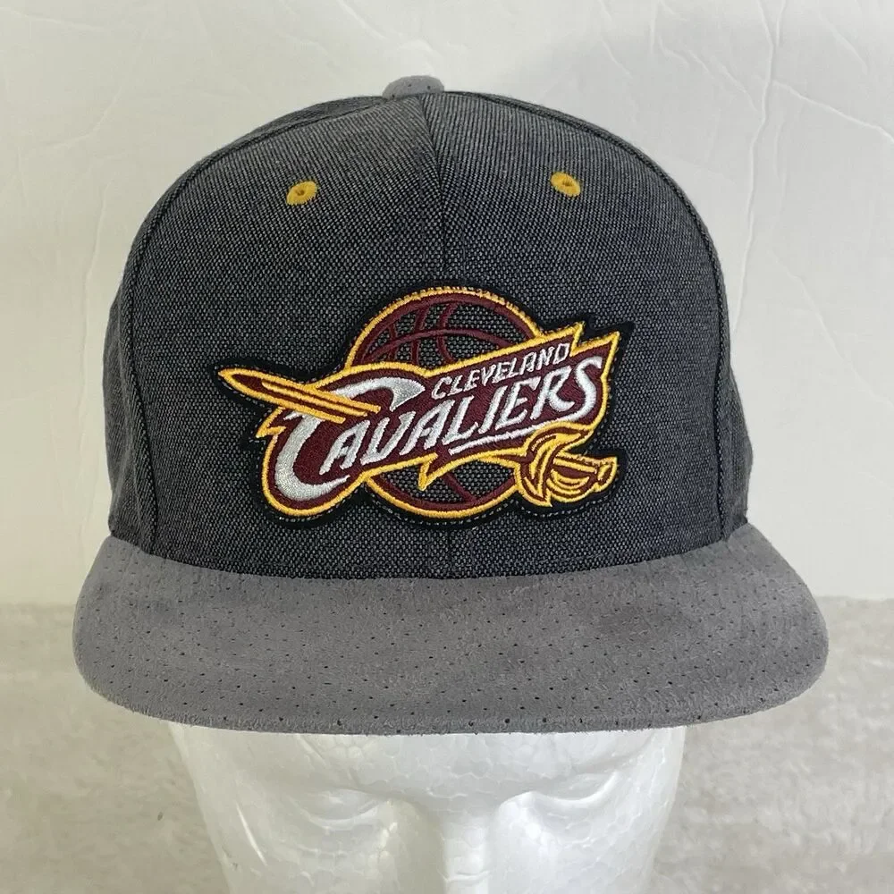 Mitchell & Ness Cleveland Cavaliers Hat Adjustable Gray Basketball Snapback